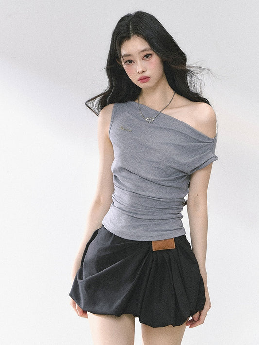 Asymmetrisches T-Shirt mit Ausschnitt in Blau, Weiß/Grau/Marineblau