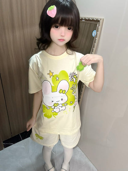 Lucky Four-Leaf Clover Print Beige Loose Shorts