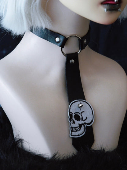 Verziertes PU-Halsband mit Applikationen und Nieten, Gothic-Krawatte, schwarzes Skelett