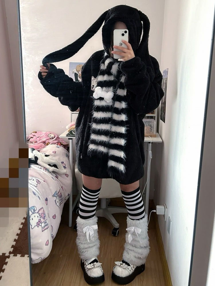 Black & White Stripe Pattern Puff Bone Faux Fur Scarf