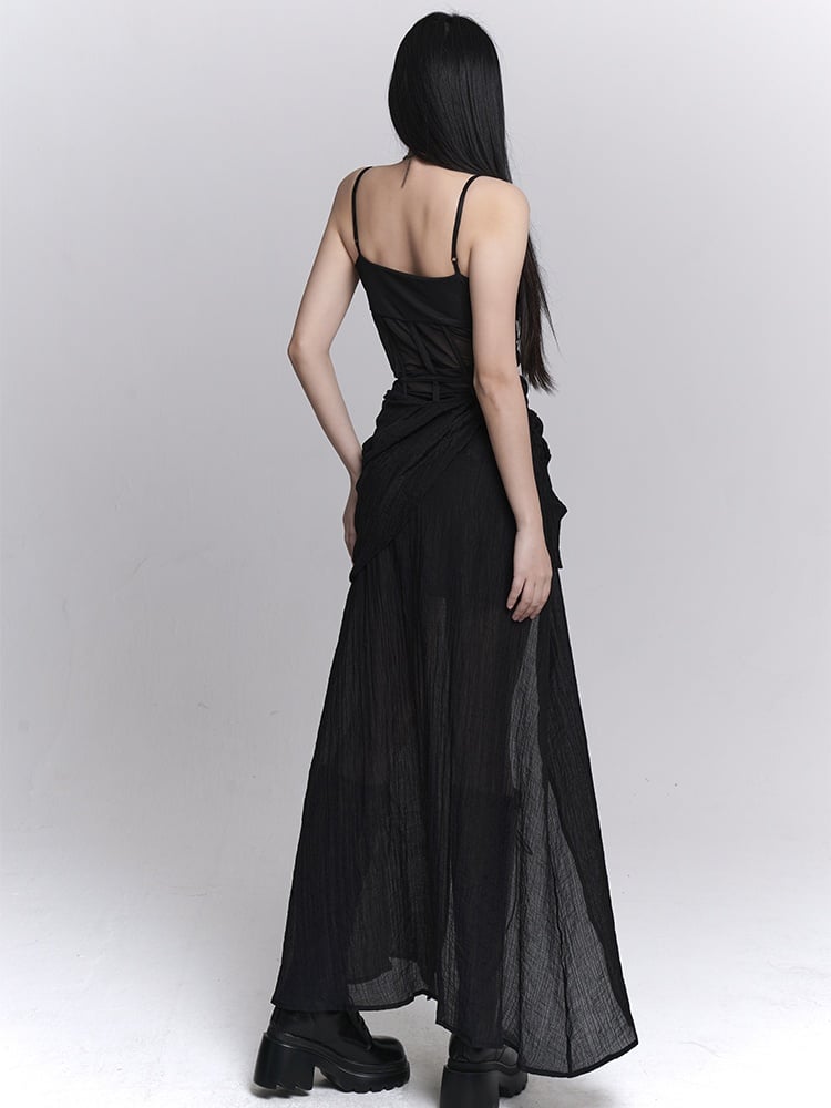 Robe nuisette fendue noire gothique à détails torsadés