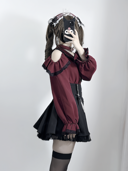 Jirai Kei Peter Pan Collar Cutout Shoulder Contrast Detachable Choker Trim Blouse Black with Wine Red Design Lace