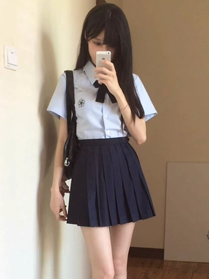 Preppy Sakura Shirt Stickerei Stil Weiß/Grau/Blau
