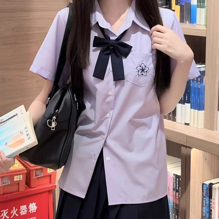 Hemd im Preppy-Stil, lila Sakura-Stickerei