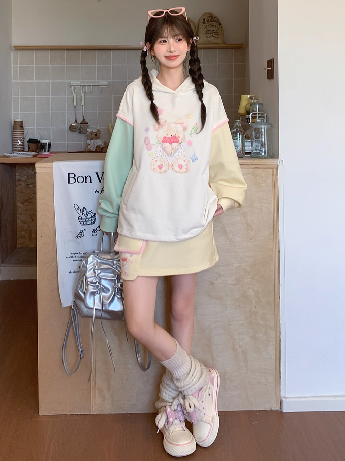 Autumn and Hem Green Yellow Colorblock Design Teddy Bear Print Drawstring Hoodie
