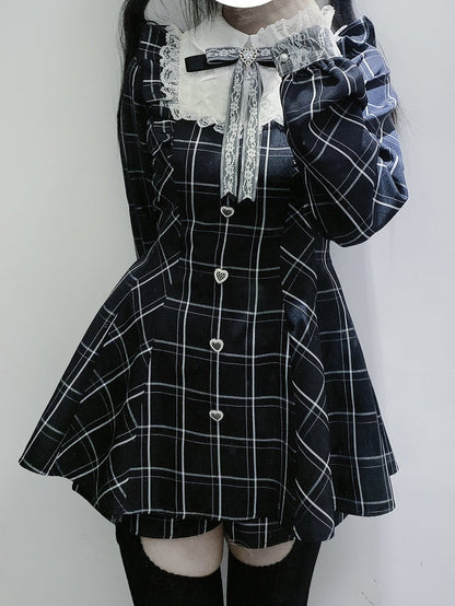 Verziertes Minikleid + Shorts Herzförmige Taille Flatter Jirai Kei Schwarz Weiß Kariertes Set mit hohen Ärmeln