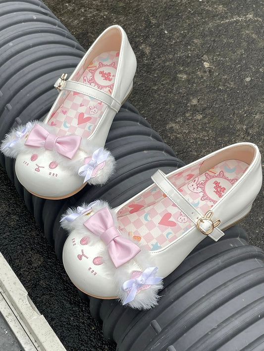 Lolita-Zehenriemen mit Schleife und Ohr, süße runde Hasenschuhe aus Plüsch, weiß-rosa Schnallendetails