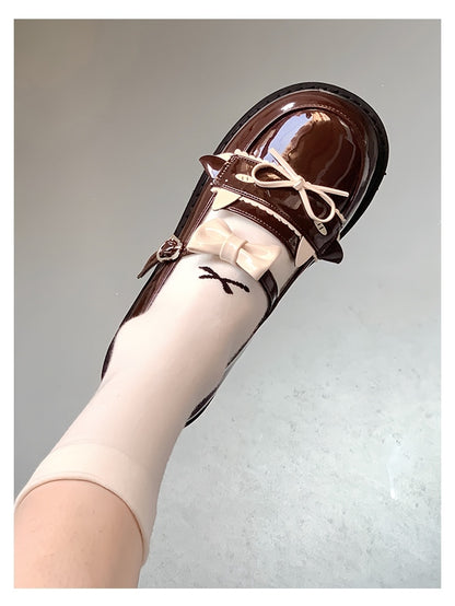 Niedriger Absatz mit braunem PU-Lammherz, benommener Schnalle und Schleifendetails, Schuhe JK Cute