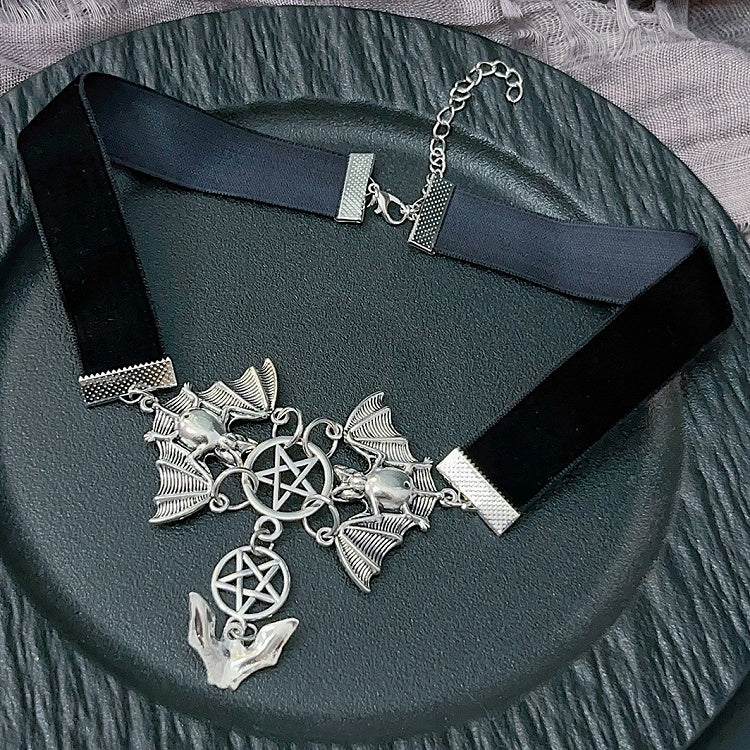 Y2K Anhänger Fledermaus Punk und SchwarzSilber Choker Stern