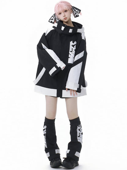 Schwarz-weiße Windjacke mit Kapuze im Jirai Kei Techwear-Trägerdesign