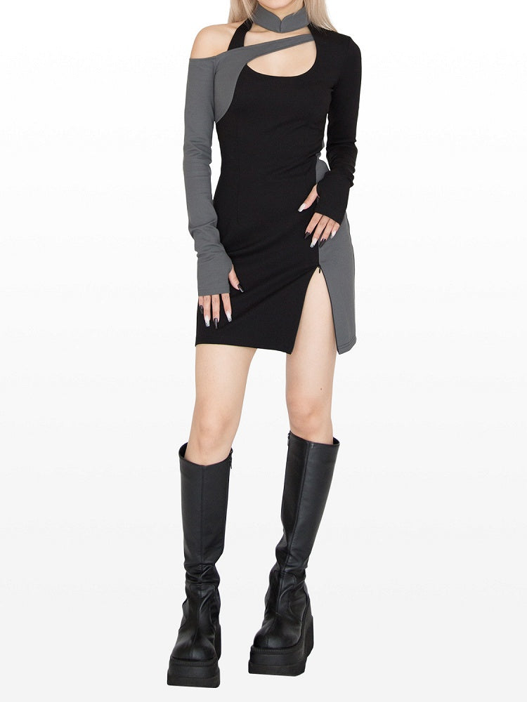 Robe glamour cyberpunk noire et grise à col à bandes et détails découpés avec fente latérale