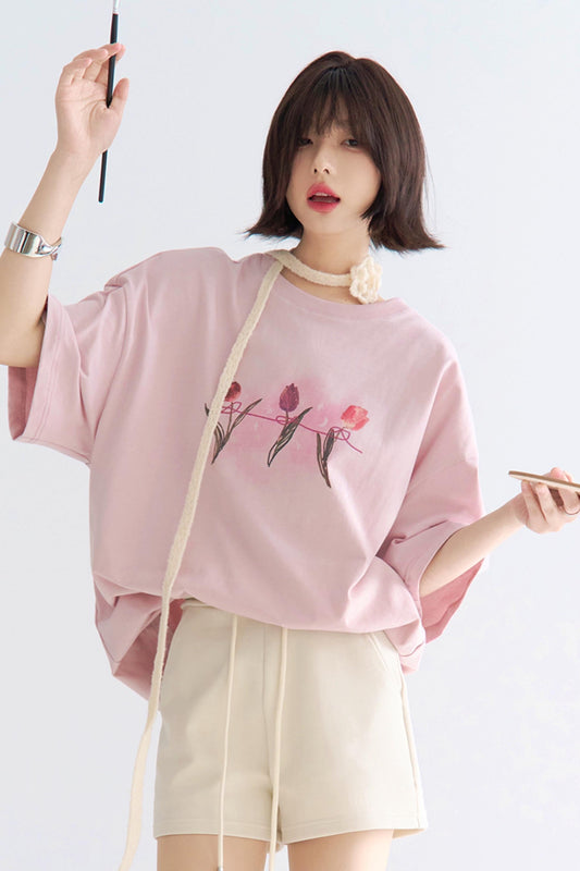 Minimalist Print T-Shirt Tulip