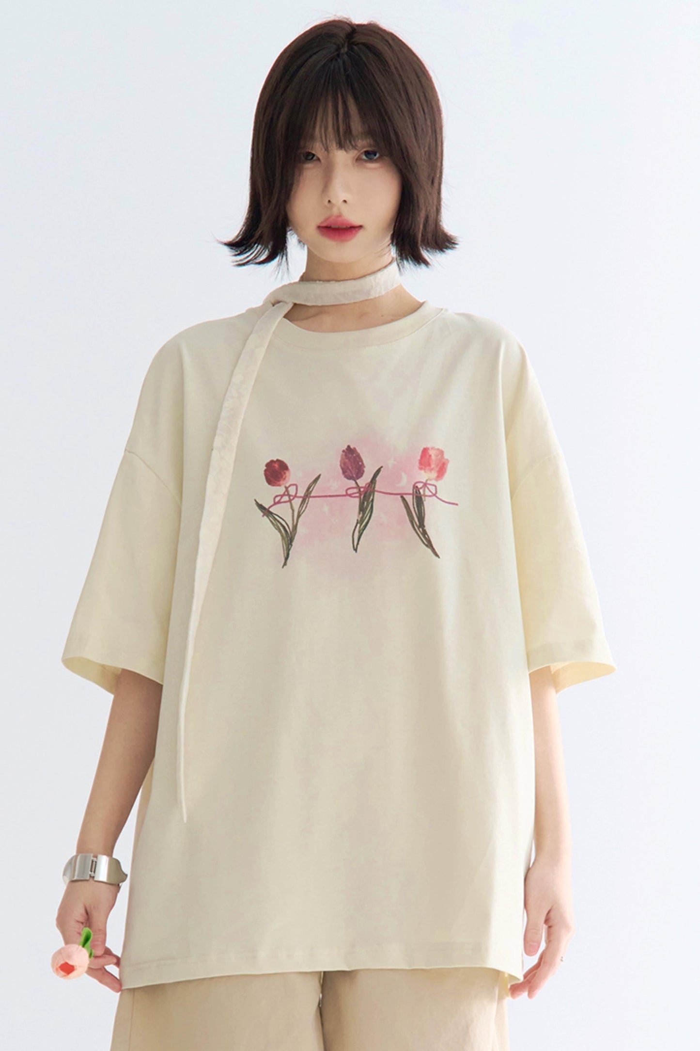 Minimalist Print T-Shirt Tulip