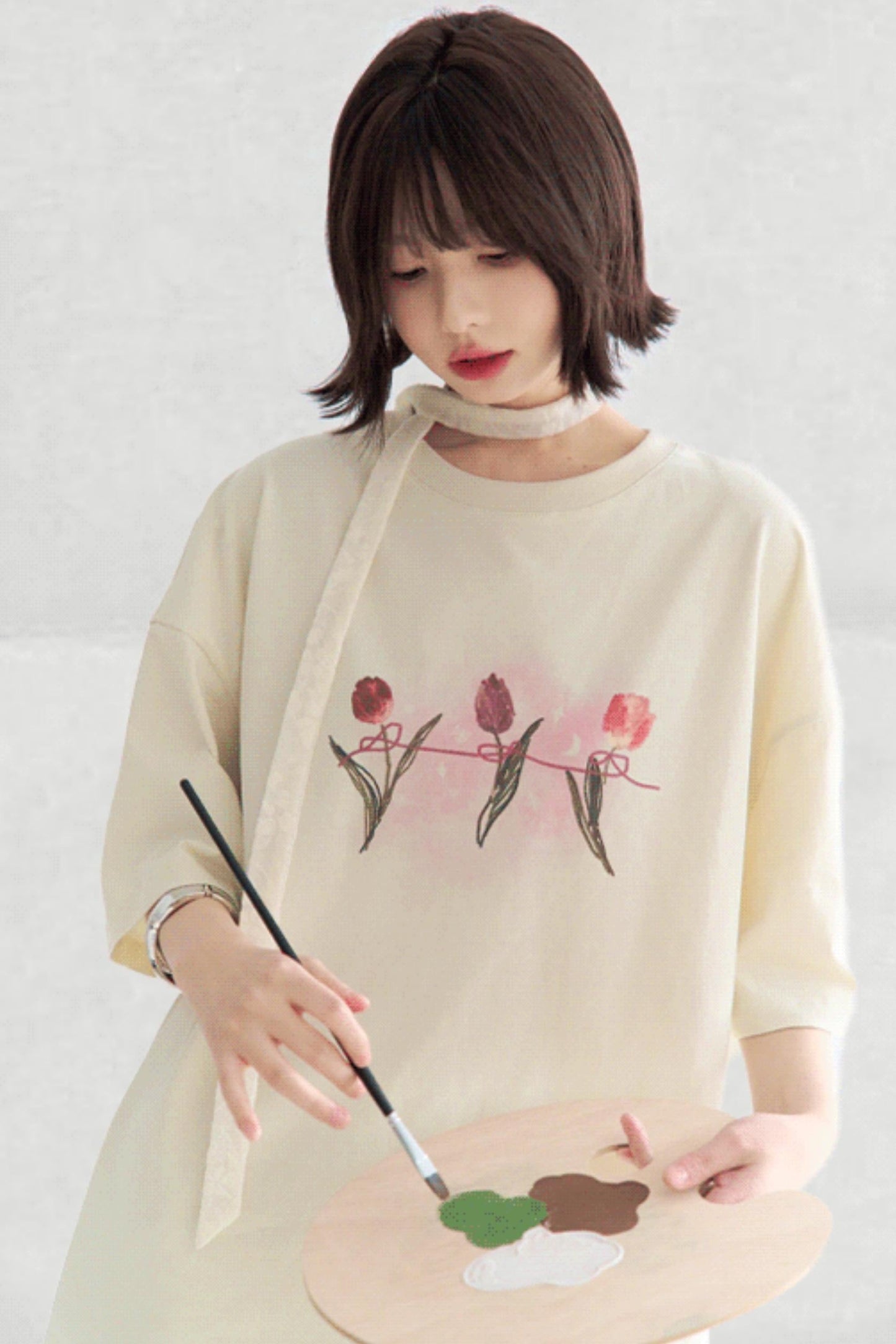 Minimalist Print T-Shirt Tulip