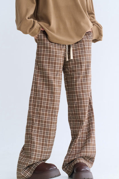 check loose-fitting pants