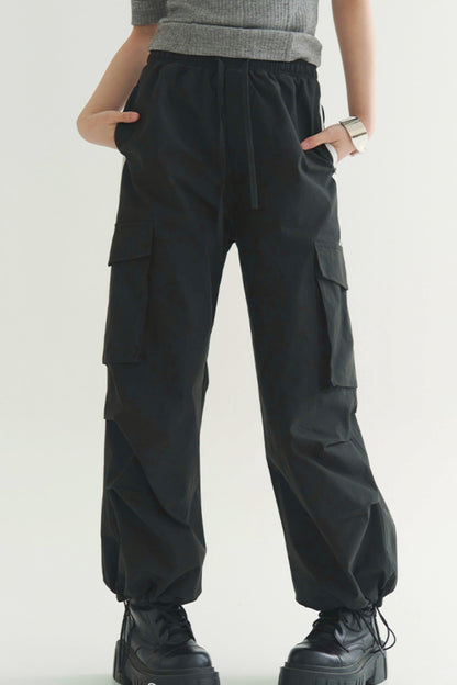 Loose-fit multi-pocket pants