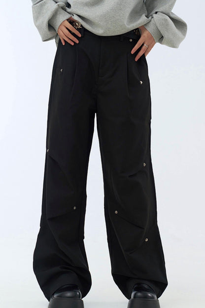 Relaxed pants fit leg pleated