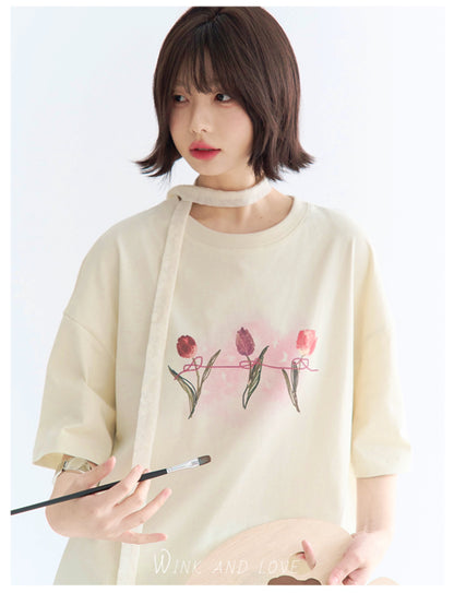 Minimalist Print T-Shirt Tulip