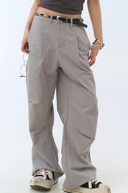 Relaxed pants fit leg pleated