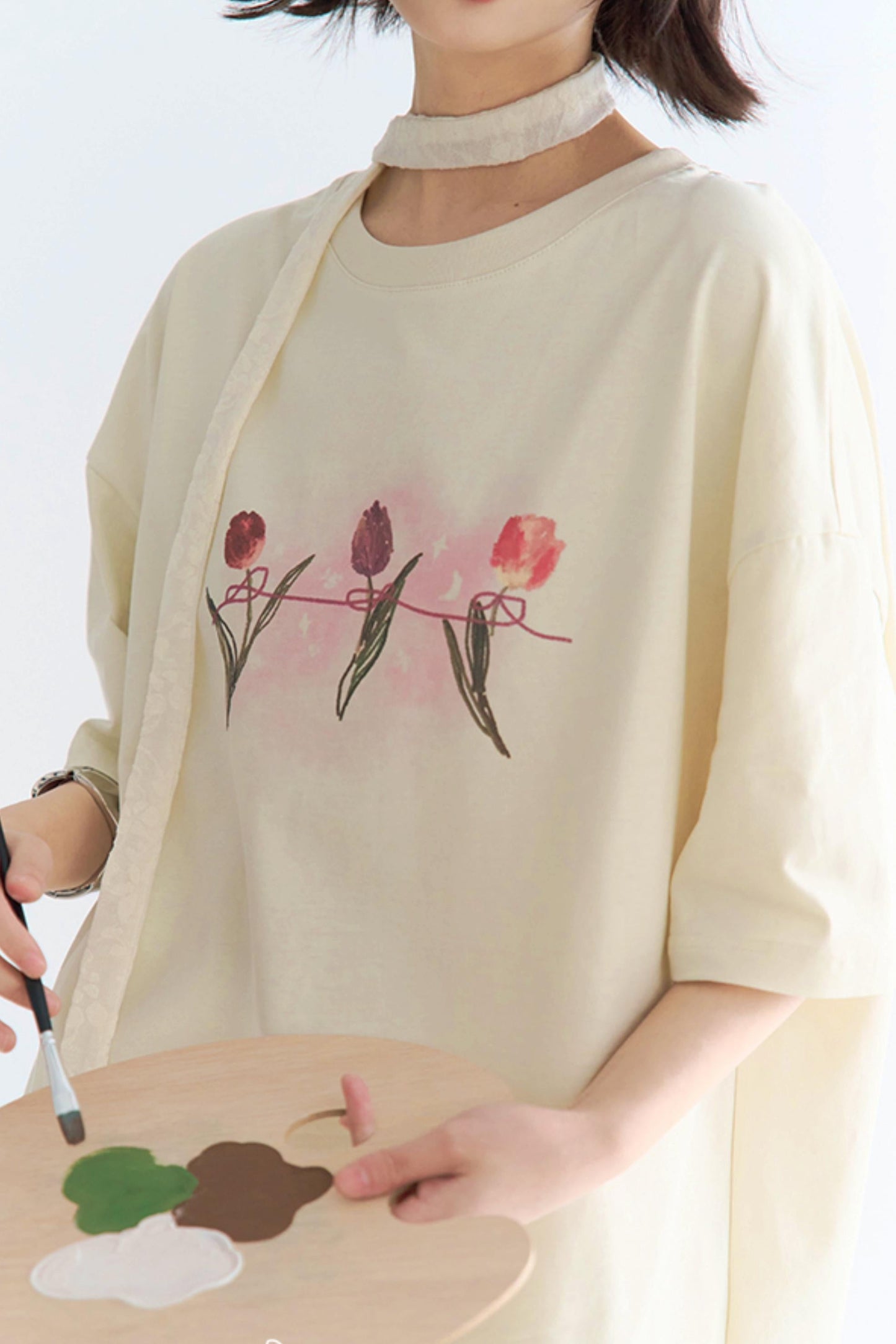 Minimalist Print T-Shirt Tulip