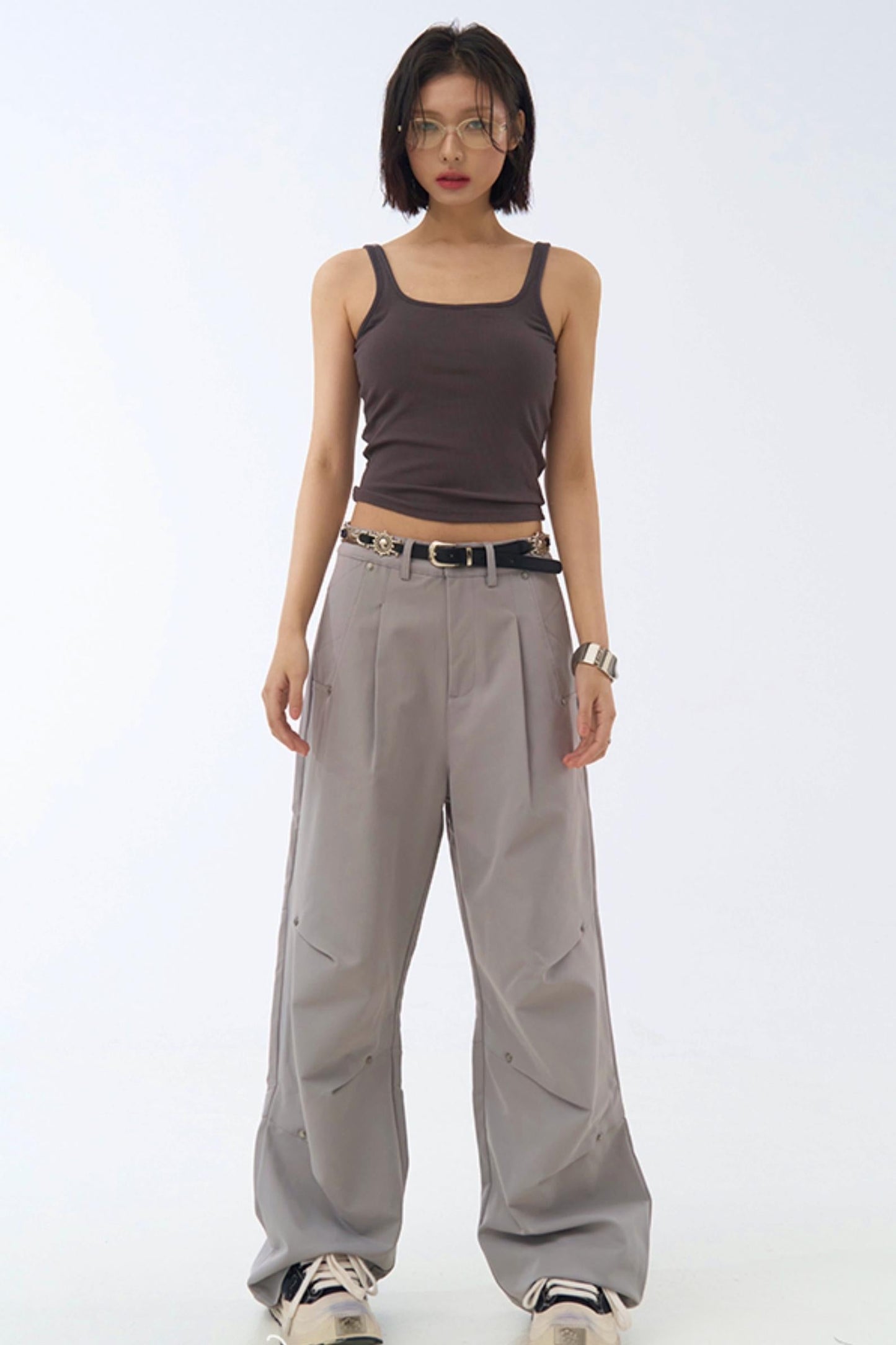Relaxed pants fit pleated leg