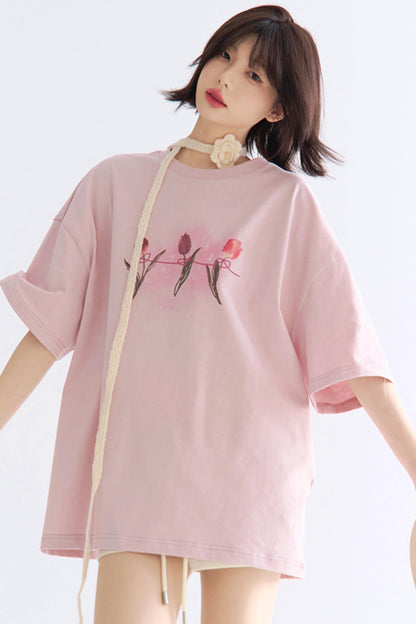 Minimalist Print T-Shirt Tulip