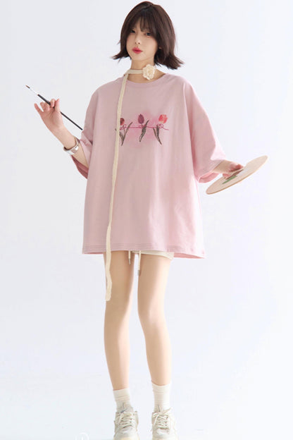 Minimalist Print T-Shirt Tulip
