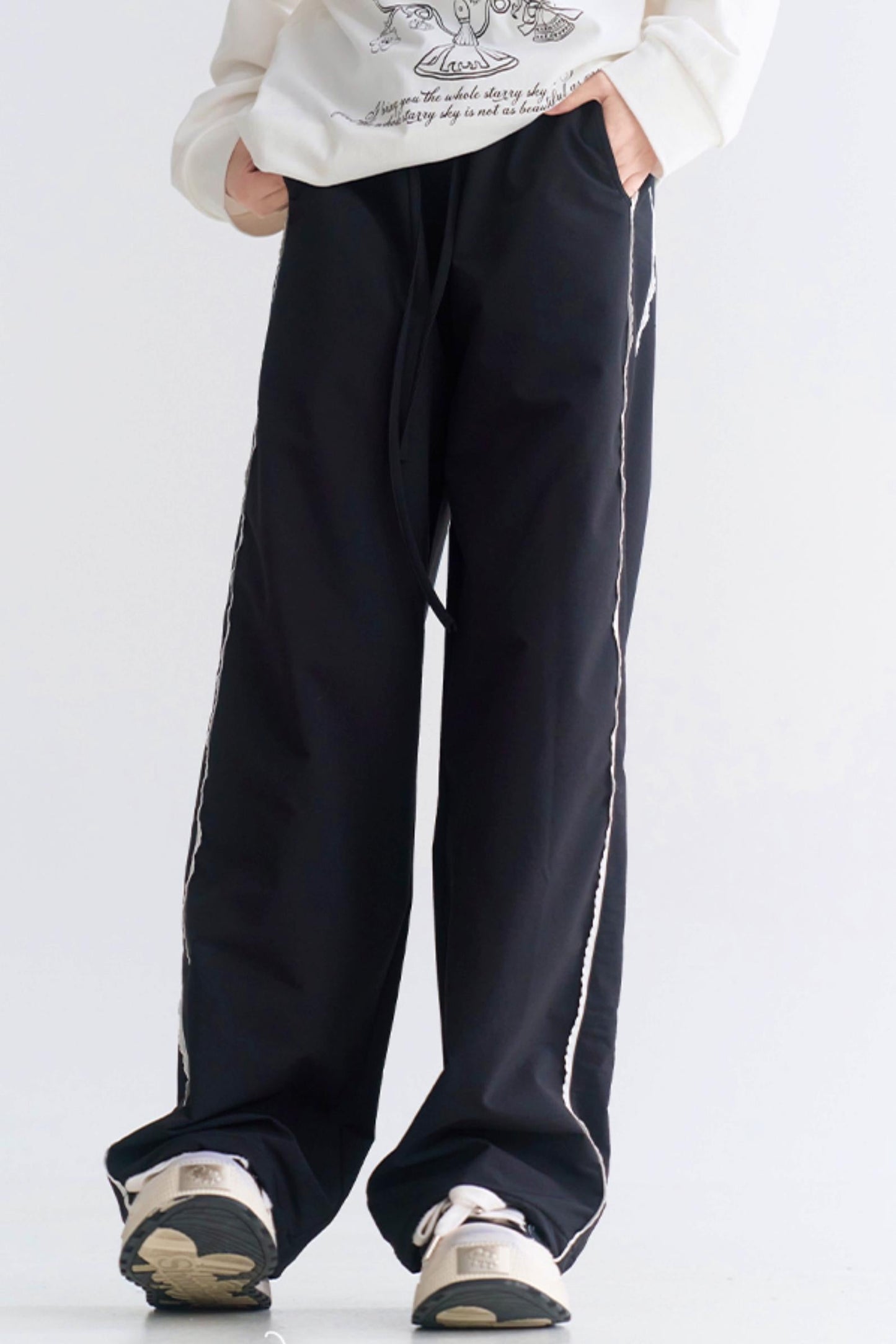 Sporty lace casual style pants