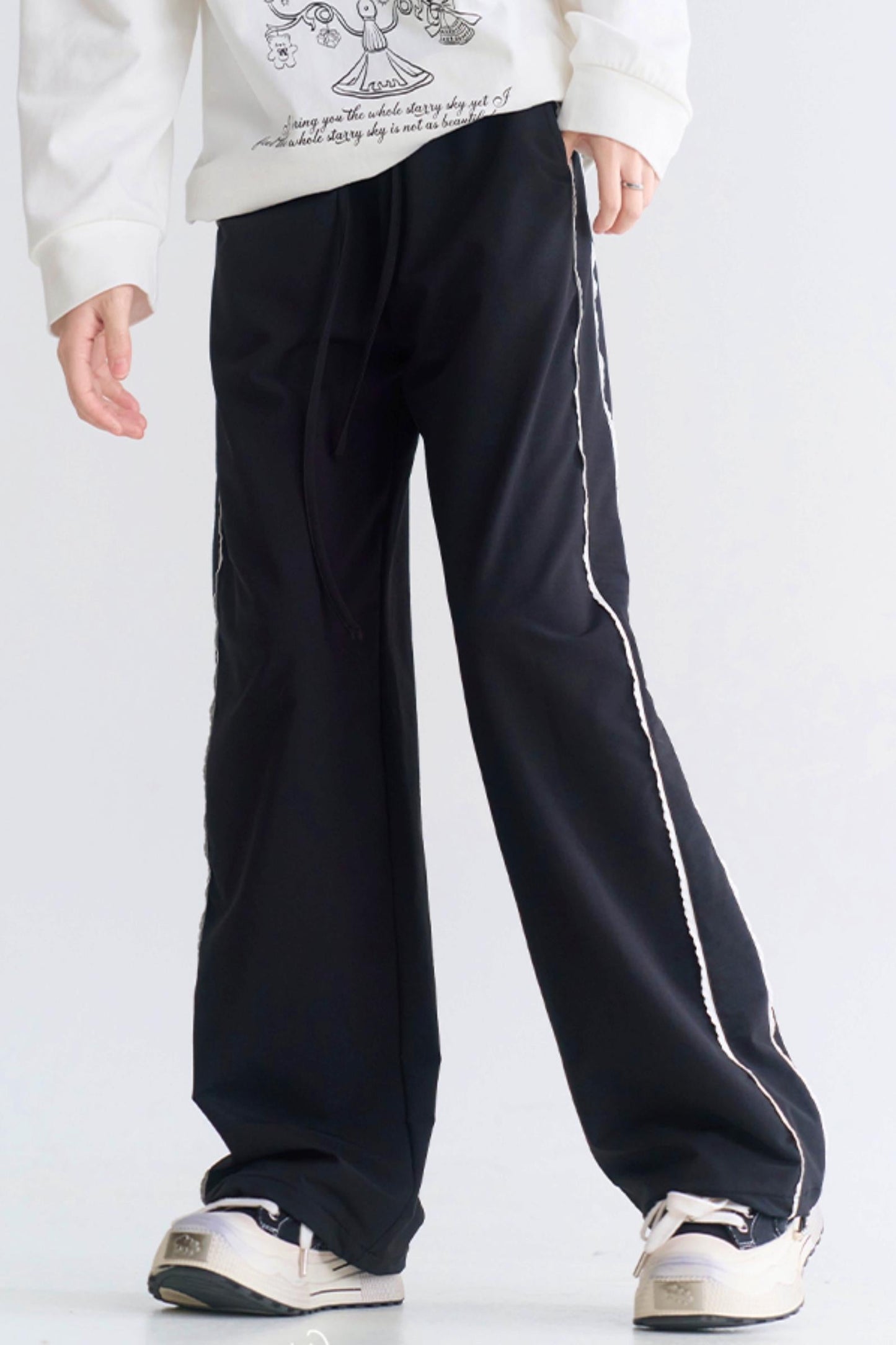 Sporty lace casual style pants