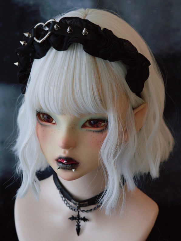 KC Studs Schwarz Verziert Gothic Herz Rüschen Trim Design Mit