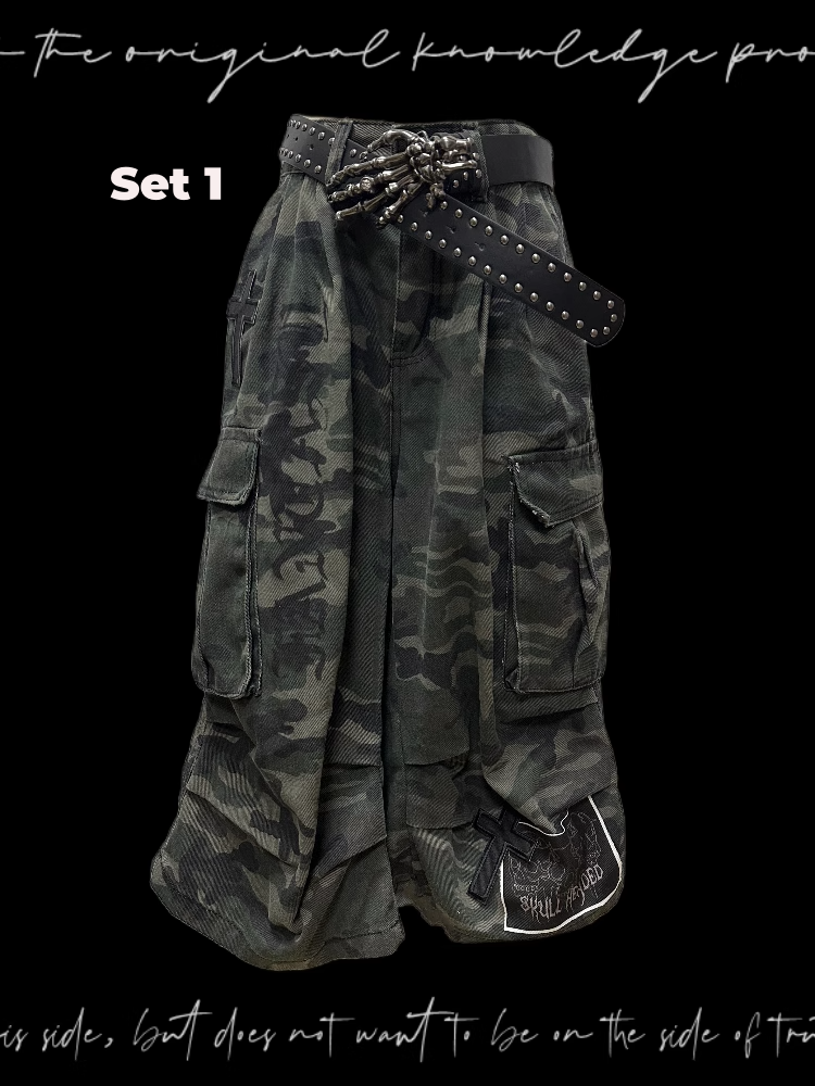 Pockets Camourflage Cross and Skeleton Appliques Cargo Shorts