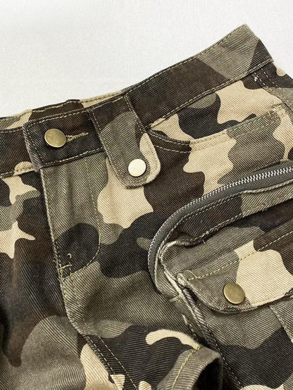 Glamorous Camo Bittersweet Green Shorts Muster