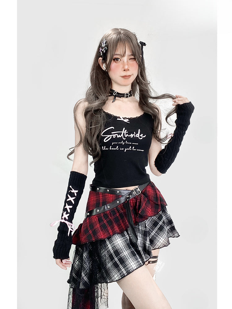 Schwarzes, glamouröses Y2K-Camisole mit Spitzenbesatz und Schnürung