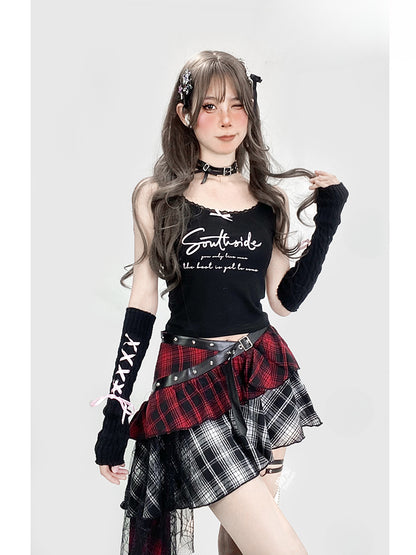Schwarzes, glamouröses Y2K-Camisole mit Spitzenbesatz und Schnürung