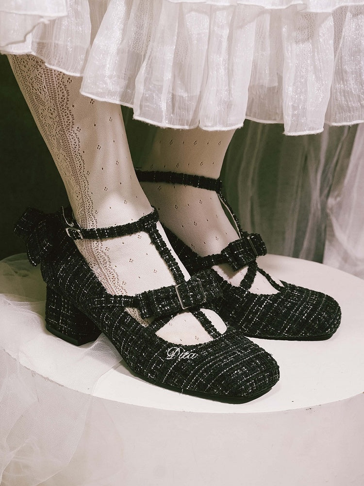 Design Lolita Schwarze Akzente Quadrat mit Schleife Elegante Zehen-T-Riemen-Schuhe