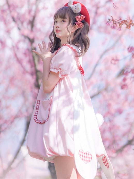 Robe rose clair à col Peter Pan et oreilles de lapin