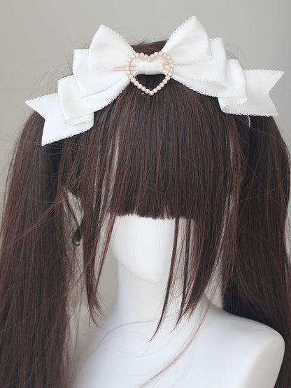 Bonnet à bordure en dentelle et nœud décoratif orné de perles