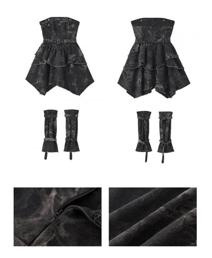 Robe bustier en jean punk noire et grise à taille basque et design clouté