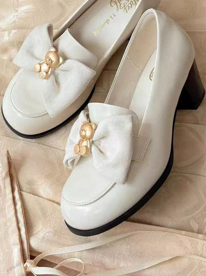 Top Loafers Schleife bei Beige Verzierter Bär