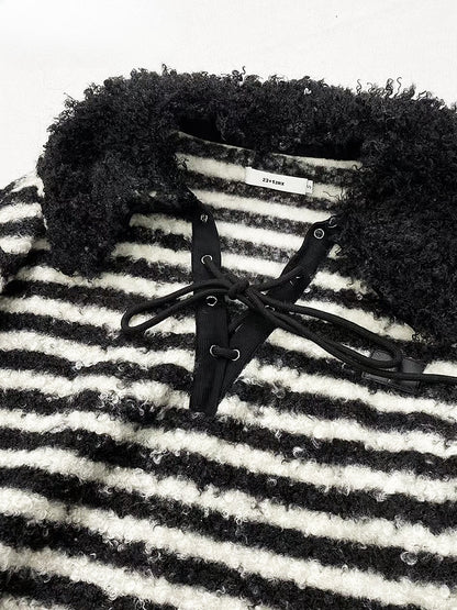 Black&White Striped Pattern V-neck Oversize Knitted Sweat Shirt with Detachable Collar