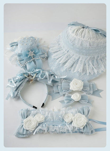 Bonnet Lolita à volants bleus et bordure en dentelle florale