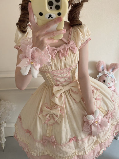 Gewellter Rand, Scool Lolita-Baumwolle, gelber Rock, Akzente, rosa Kleid und Schleife, alte Borte