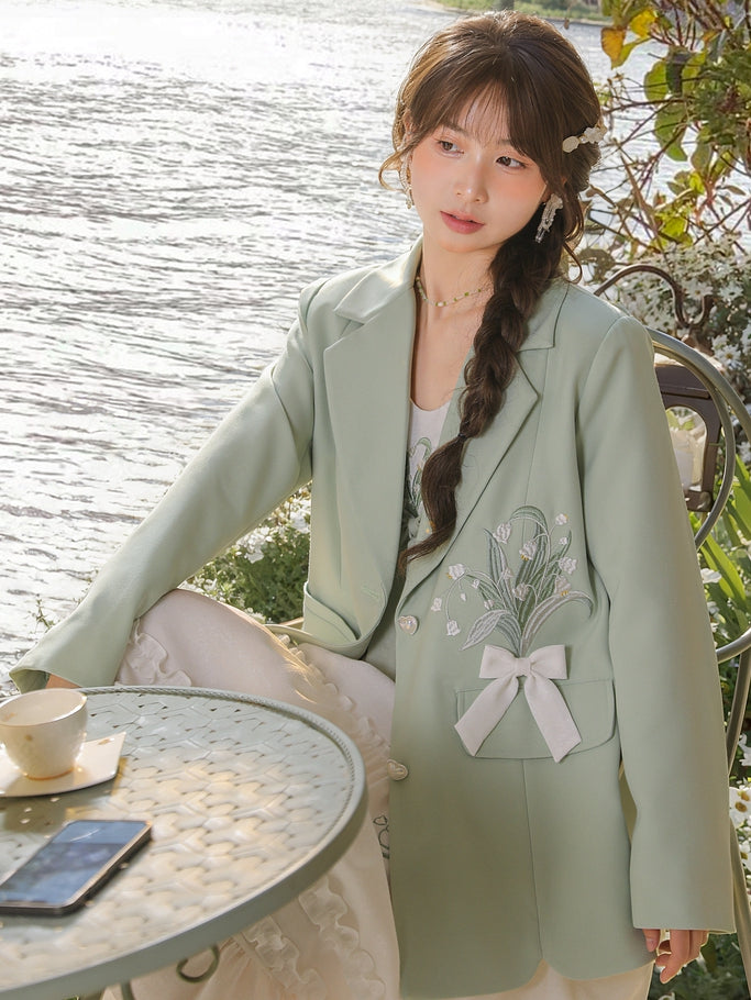 Floral Embroidery Green Heart-shaped Buttons Blazer