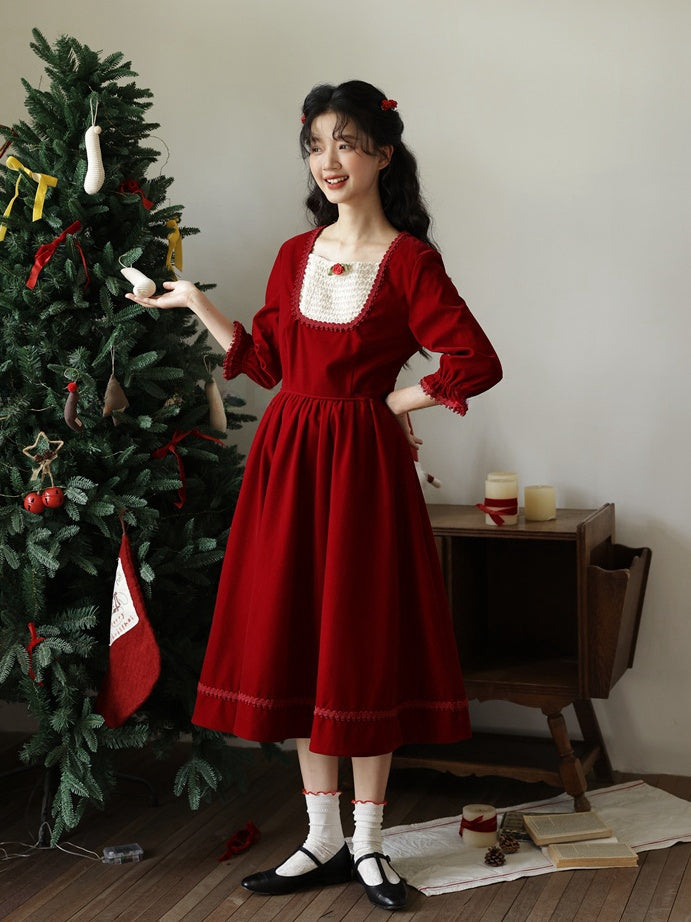 Robe rouge vin vintage à encolure carrée