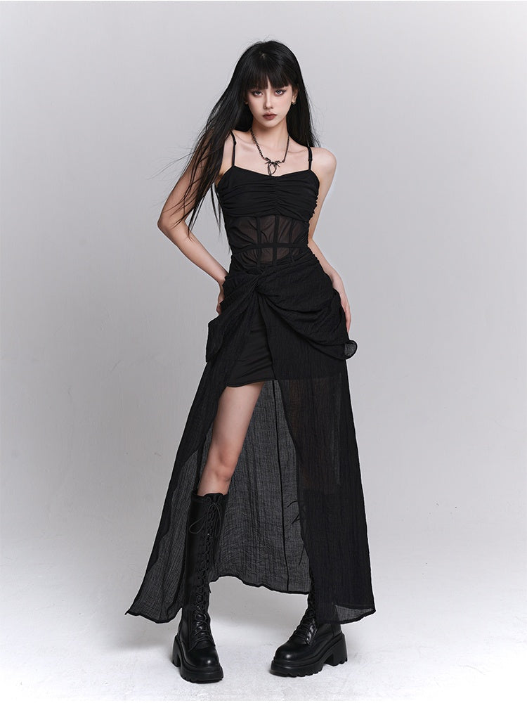 Robe nuisette fendue noire gothique à détails torsadés