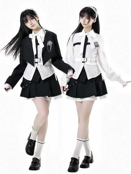Blazer with Detachable Butterfly Clock Brooch Black Cropped Curved Hem Preppy