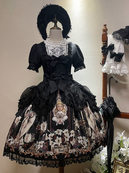 Robe noire à manches courtes style gothique lolita à imprimé poupée Lily et Puppet