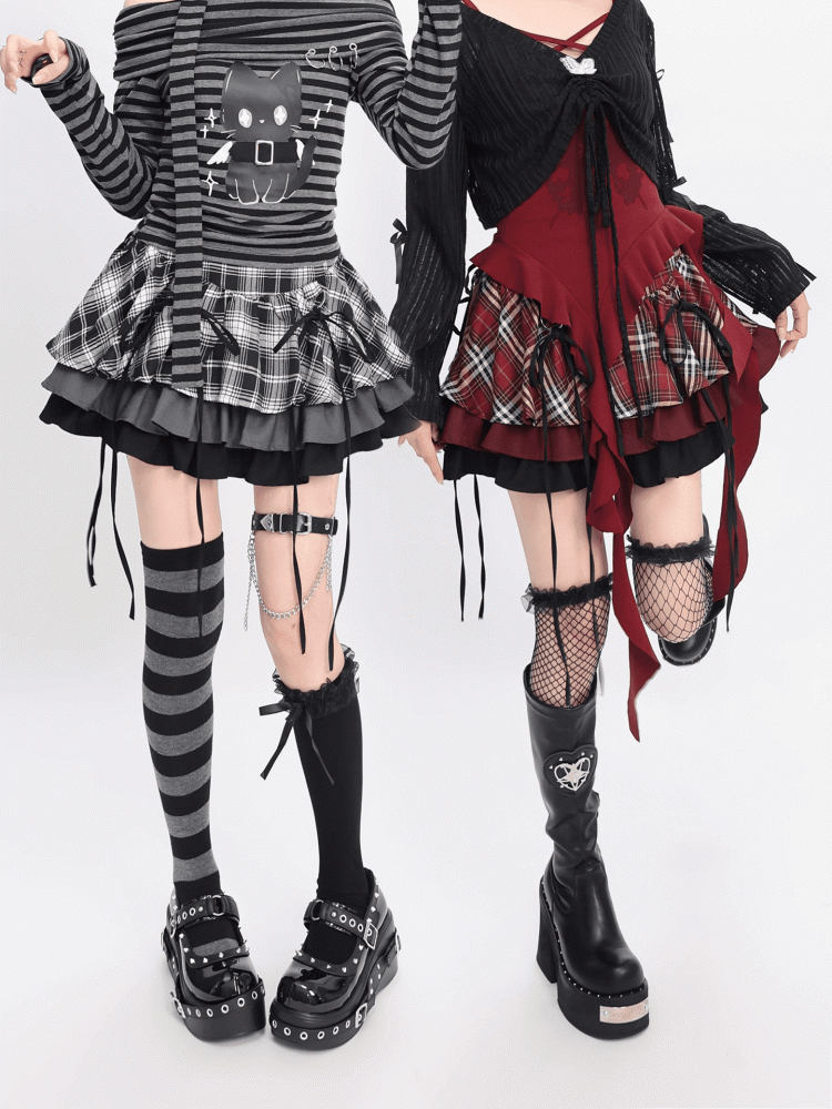 Plaid Tiered Skirt and Red Black Black and White Bowknots Decoration Y2K /