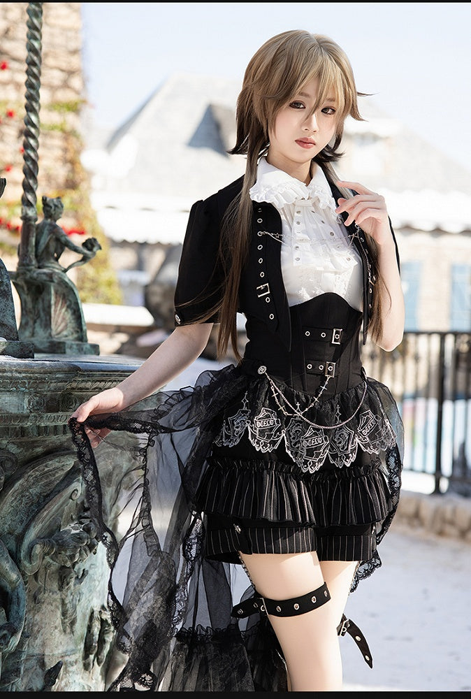 Schwarz-weißes Prince Ouji Lolita-Outfit – weißes ärmelloses Hemd + schwarzes kurzes Top + Blommer-Shorts mit hoher Taille, komplettes Set