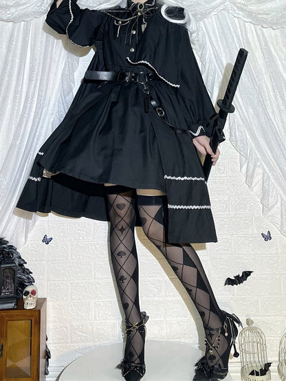 Bas au-dessus du genou à motif de losanges noir et blanc et de poker, style Alice au pays des merveilles